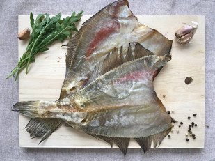Лаваш со вкусом холодца и хрена: Камбала ёрш (Мурманская) вяленая
