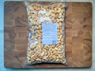 Деревенские гренки с беконом: Кешью жарено-соленый