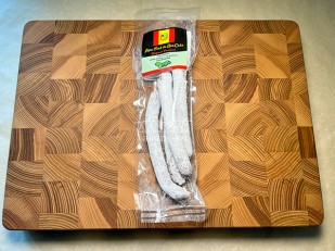 Бастони Чипсы свинины острые: Колбаски сыровяленые Mini Fuet 