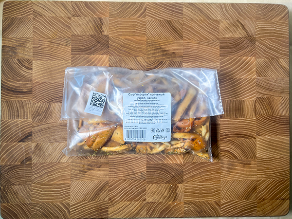 Сыр 150 гр ГОРНЫЙ СЫРОВАР (Ассорти копчёный с укропом и чесноком) в Щелково