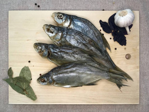 Лаваш со вкусом холодца и хрена: Густера вяленая