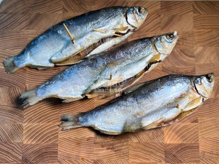 Лаваш со вкусом холодца и хрена: Пелядь вяленая крупная потрошеная