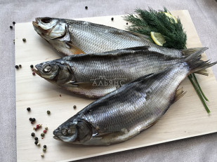 Лаваш со вкусом холодца и хрена: Плотва вяленая