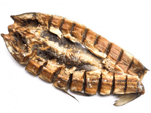 Бычок вяленый: Сом (бабочка) холодного копчения